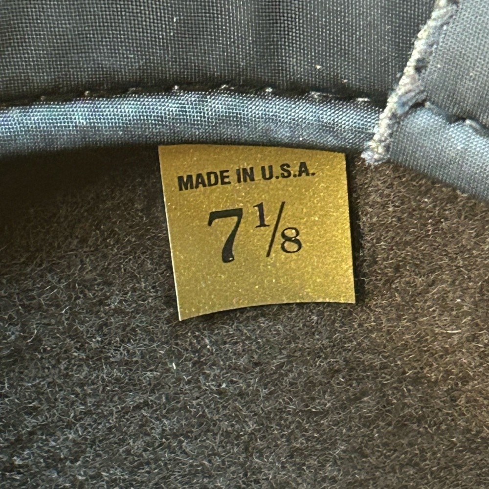 Cowgirl Cowboy Western Felt Hat with star studded band - Picture 9 of 9